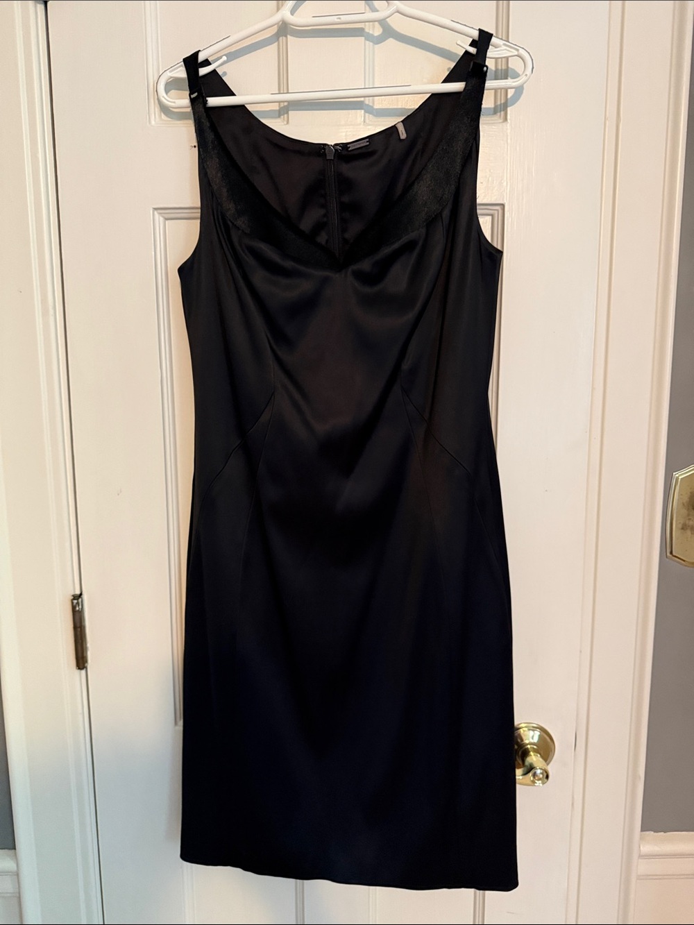 Elie Tahari Black Sleeveless Sheath Dress